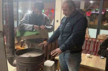 Türkiye sıcaktan kavrulurken Sivas’ta halen soba yakılıyor 