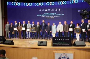 Türkiye Sıfır Atık Çalıştayı Sonuç Konferansı’nda Kayseri Büyükşehir’e teşekkür plaketi 