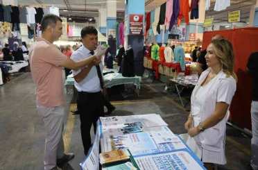 Tütün ürünlerinin zararlarını açtıkları stantta anlattılar 