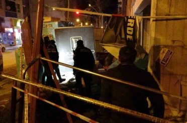 Tuvaletini yapmak için çıktığı inşaattan düşen şahıs hayatını kaybetti 