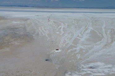 Tuz Gölü alarm veriyor! 3 il arasında yürünecek kadar küçüldü