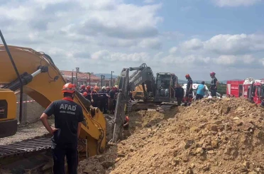 Tuzla’da bir işçi toprak altında kaldı 