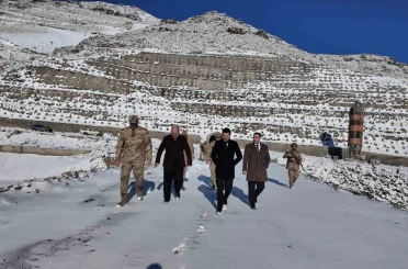 Tuzluca Kaymakamı Yılmaz, Ünlendi Barajı inşaatına incelemelerde bulundu 