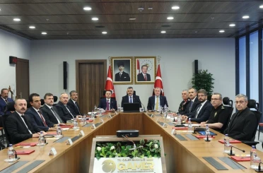 Üç bakan ‘Spor Güvenliği Değerlendirme’ toplantısında bir araya geldi 