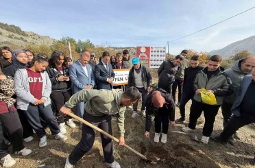 Uçak kazasında şehit olanların isimleri hatıra ormanında yaşayacak. 