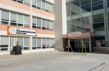 Uçurumun kenarındaki okulda eğitim yeniden başladı 