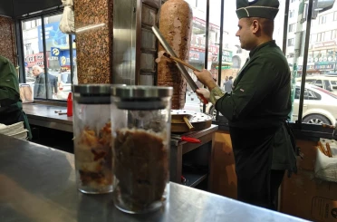 Ucuz yemek zehirlenmelere yol açıyor 