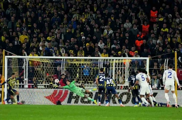 UEFA Avrupa Ligi: Fenerbahçe: 0 - Aston Villa: 1 (İlk yarı) 