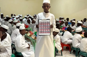 UKABDER’den şehitler için anlamlı anma programı: Çad’da yetimlere yemek ikram edildi, dualar edildi 