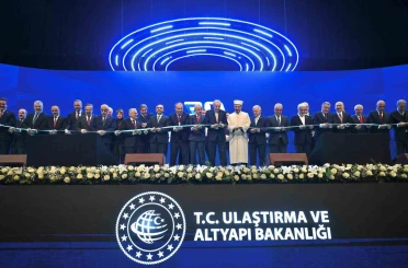 Ulaştırma ve Altyapı Bakanı Uraloğlu: "2002’de 6 bin 101 kilometre olan bölünmüş yol ağımızı bugün 30 bin kilometreye çıkardık" 