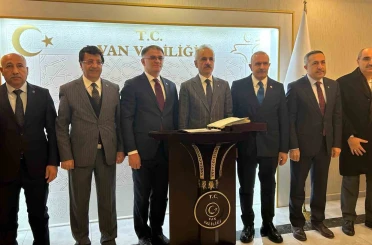 Ulaştırma ve Altyapı Bakanı Uraloğlu, Van’a geldi 