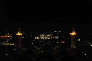 Ulucami’nin yeni mahyası Uludağ’dan görülüyor 