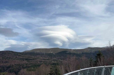 Uludağ semalarında mercek şeklinde bulut oluştu 