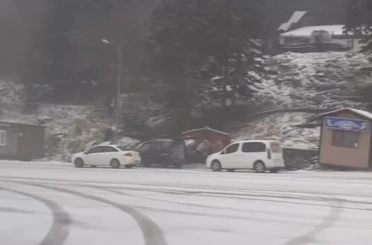 Uludağ’da kar yağışı etkisini gösterdi 