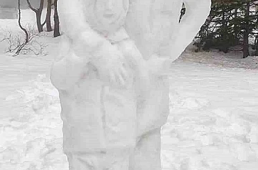 Uludağ’da kardan heykel sanat eserini aratmadı 