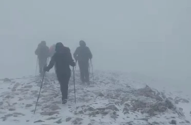 Uludağ’da yılın ilk karını zirvede kutladılar 