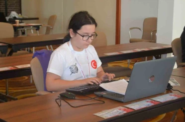 Uluslararası Bilgisayar Klavye Yarışında Türkiye Dünya şampiyonu oldu 