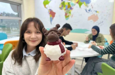 Uluslararası Gençlik Merkezi’nde sanat atölyeleri gençlerle buluşmaya devam ediyor 