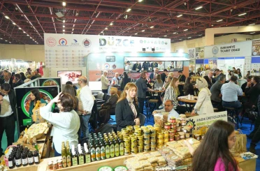 Uluslararası yöresel ürünler fuarında Düzce standına büyük ilgi 