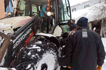 UMKE ekipleri iki hastayı hastaneye ulaştırdı 
