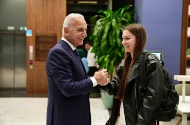 Ümraniye Belediyesi’nden gençlere yeni dönemde eğitim desteği 