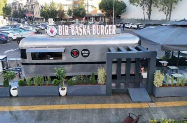 Ümraniye’de gençler için ekonomik menü sunan mekan kapılarını açtı 