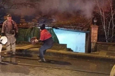 Ümraniye’de korkutan gecekondu yangını 