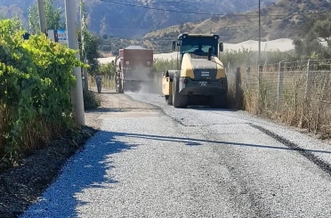 Umurlu’da asfaltlama çalışmaları devam ediyor 