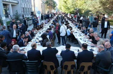 Üniversite öğrencilerine hoş geldiniz kahvaltısı 