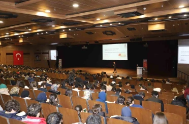 ‘Üniversite Yolunda Sınav Stratejileri’ etkinliği yapıldı 