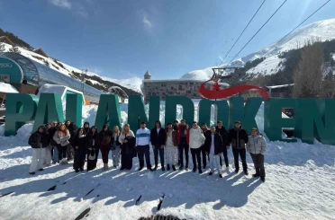Üniversiteli gençler Erzurum’u gezdi 