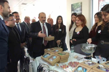 Üniversiteliler 30 projenin tanıtımını yaptı 