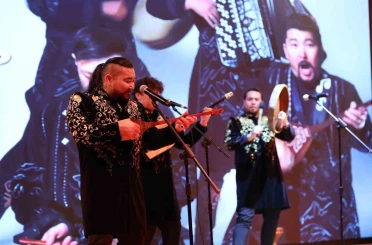 Ünlü Kazak müzik grubu Alatau Serileri, yeni albümünün lansmanını Bağcılar’da yaptı 