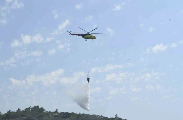 Urla Balıklova’daki orman yangını kontrol altında 