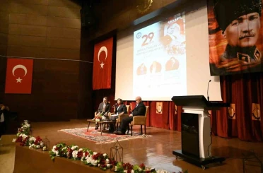 Uşak Üniversitesinden ‘Tarihte Türkler ve Türkiye Cumhuriyeti’ paneli 