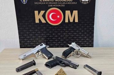 Uşak’ta çok sayıda kaçak makaron ve tütün ele geçirildi 