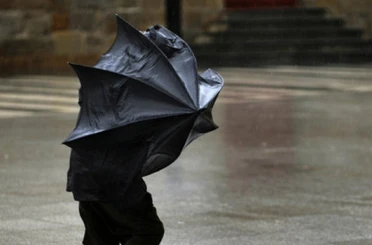 Uşak’ta kuvvetli rüzgar ve fırtına uyarısı 