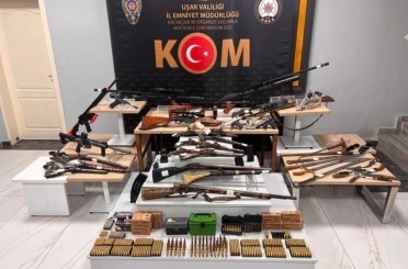 Uşak’ta silah ve tarihi nitelikteki tüfekler ele geçirildi 