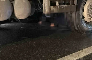 Üsküdar’da feci kaza: Karşıya geçmek isteyen kadın kamyonun altında kaldı 
