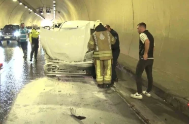 Üsküdar’da tünel içinde zincirleme kaza: 1 araç yandı 