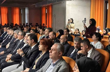 Usta edebiyatçı Şair Sezai Karakoç vefatının 4’üncü yıl dönümünde "Dirilişin Işığı" hat sergisiyle anıldı