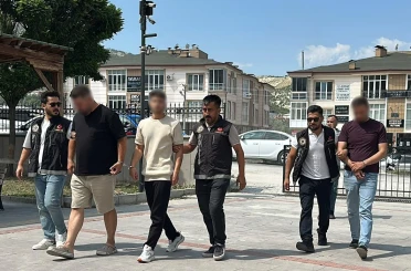 Uyuşturucu kullanmaktan öğretmenlikten ihraç edilen şahıs bu kez uyuşturucu ticaretinden tutuklandı 
