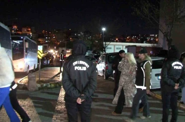 Uyuşturucu ve fuhuş soruşturmasında gözaltına alınan ünlü isimler adliyeye sevk edildi 
