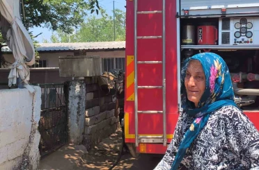 Uzaklaştırma kararını duyan yaşlı adam evi yakmaya çalıştı, karısı 10’uncu kez şikayetçi oldu
