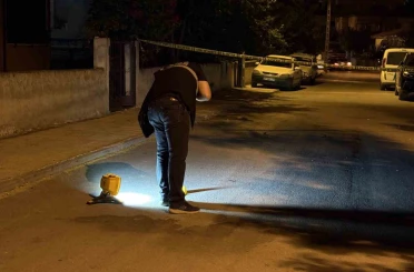 Uzun süredir görüşmediği babasının evine tüfekle ateş açtı 