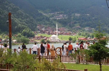 Uzungöl’de turizm sezonu hareketlendi, otellerde doluluk arttı 