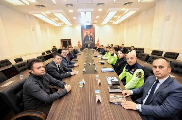 Vali Akbıyık başkanlığında ‘Okul Güvenliği’ toplantısı yapıldı 