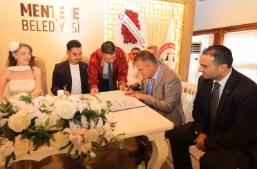 Vali Akbıyık şehit yakınının nikâhında şahitlik yaptı 
