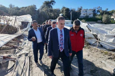 Vali Akbıyık, Seydikemer’de selden etkilenen çiftçilerle bir araya geldi 