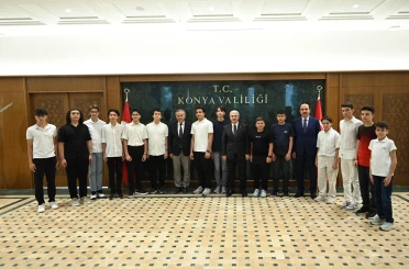 Vali Akın ve Başkan Altay Konyalı LGS birincileri ile bir araya geldi